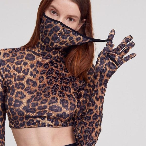 women's t-shirt leopard print tshirt with gloves women spring long sleeve turtleneck hip-hop crop basic streetwear skinny tees, White
women's t-shirt leopard print tshirt with gloves women spring long sleeve turtleneck hip-hop crop basic streetwear skinny tees, White