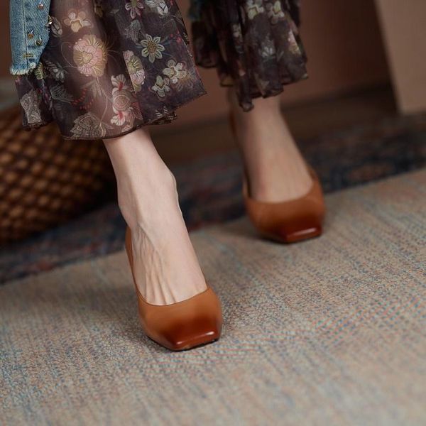 dress shoes 2021 spring and autumn solid color thick heel single square head style simple high women's, Black
dress shoes 2021 spring and autumn solid color thick heel single square head style simple high women's, Black