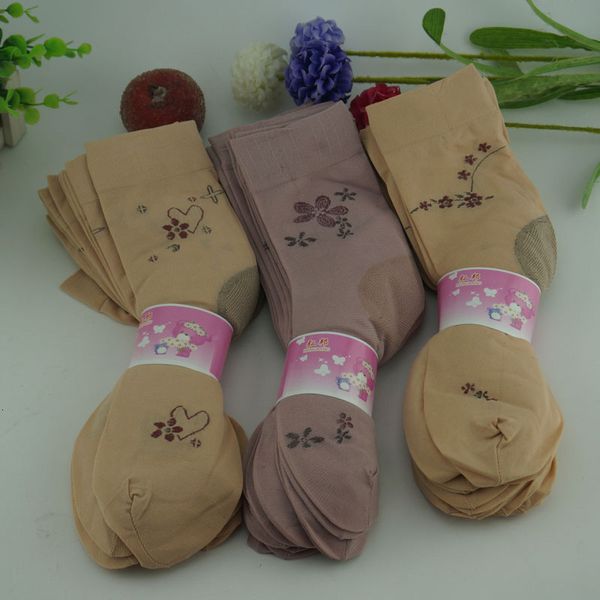 hongbang veet women' heel wear-ristant jacquard short middle-aged and elderly silk stockings, Red;black
hongbang veet women' heel wear-ristant jacquard short middle-aged and elderly silk stockings, Red;black