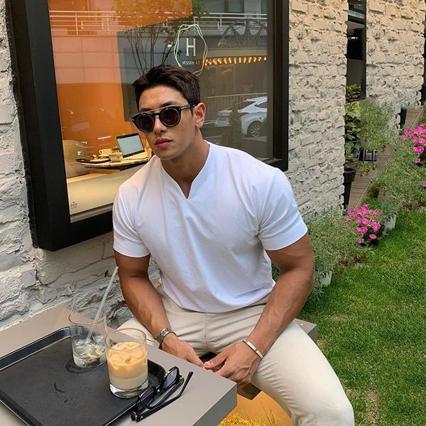 men's t-shirts muscleguys gym clothing fashion v neck short sleeve t shirt men slim fit t-shirt sport casual summer cotton fitness tshi, White;black
men's t-shirts muscleguys gym clothing fashion v neck short sleeve t shirt men slim fit t-shirt sport casual summer cotton fitness tshi, White;black