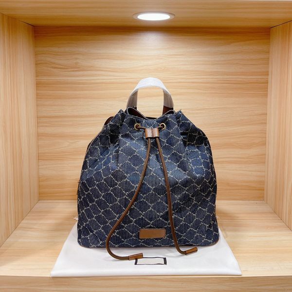 luxurys designers bags bucket bag women shoulder bages fashion handbag made of cowhide fabric material big brand high quanlity 
luxurys designers bags bucket bag women shoulder bages fashion handbag made of cowhide fabric material big brand high quanlity