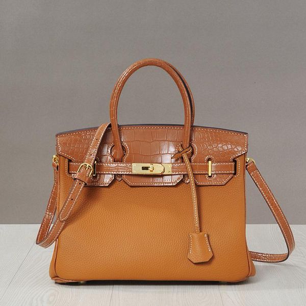 2021 platinum and bag large-capacity crocodile cowhide lychee summer stitching autumn pattern first new layer portable female patte pprvw
2021 platinum and bag large-capacity crocodile cowhide lychee summer stitching autumn pattern first new layer portable female patte pprvw