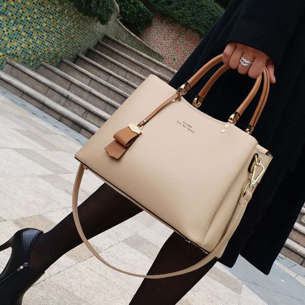 women's bag 2021 fashion women's xiabaita messenger large capacity single shoulder portable
women's bag 2021 fashion women's xiabaita messenger large capacity single shoulder portable