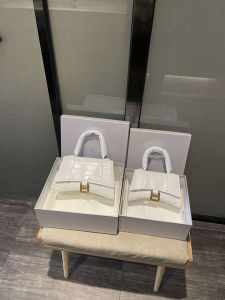 designers womens handbags 21ss latest hourglass bags catwalk style purses classic high-end hardware shoulder bag two sizes, multi-color link
designers womens handbags 21ss latest hourglass bags catwalk style purses classic high-end hardware shoulder bag two sizes, multi-color link