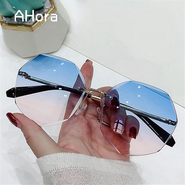 ahora oversized rimless sunglasses women's 2021 fashion lady sun glasses alloy classic brand designer shades uv400 eyewear, White;black
ahora oversized rimless sunglasses women's 2021 fashion lady sun glasses alloy classic brand designer shades uv400 eyewear, White;black