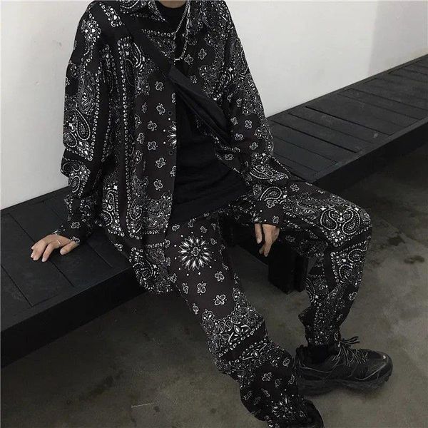men's casual shirts spring korean ins harajuku style retro black and white flower long sleeve men shirt loose coat streetwear camisa, White;black
men's casual shirts spring korean ins harajuku style retro black and white flower long sleeve men shirt loose coat streetwear camisa, White;black