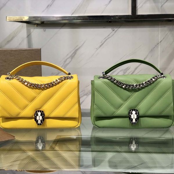design hand genuine leather shoulder women's flip snake head chain fashion messenger small square bag d3mg
design hand genuine leather shoulder women's flip snake head chain fashion messenger small square bag d3mg
