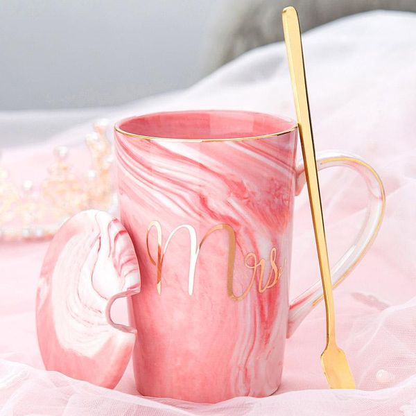 mugs marbling mrs design mug with real gold decal and rim, one mug, lid spoon for sets, normal packing.
mugs marbling mrs design mug with real gold decal and rim, one mug, lid spoon for sets, normal packing.