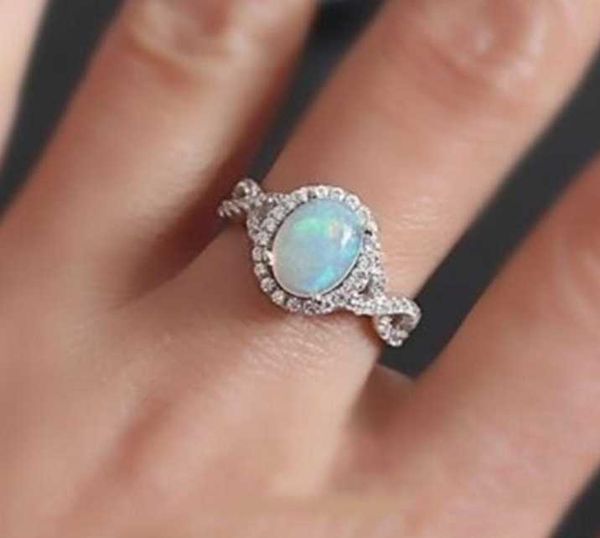 cluster rings retro women oval crystal silver ring female wedding party jewelry accessories, Golden;silver
cluster rings retro women oval crystal silver ring female wedding party jewelry accessories, Golden;silver