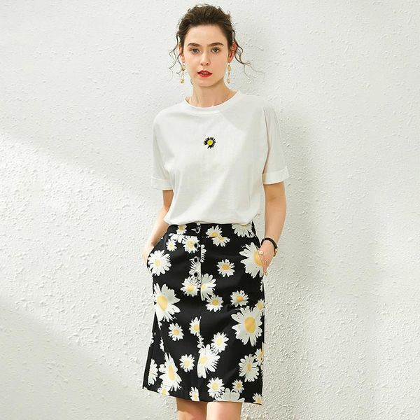 fashion summer outfits for women 2021 casual set 2 pieces clothing short sleeve white and floral print skirt suit two piece dress
fashion summer outfits for women 2021 casual set 2 pieces clothing short sleeve white and floral print skirt suit two piece dress