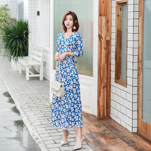 casual dresses women wrap bohemian beach three-quarter sleeve blue floral lace-up slim waist v-necl elegant ladies dress clothes, Black;gray
casual dresses women wrap bohemian beach three-quarter sleeve blue floral lace-up slim waist v-necl elegant ladies dress clothes, Black;gray