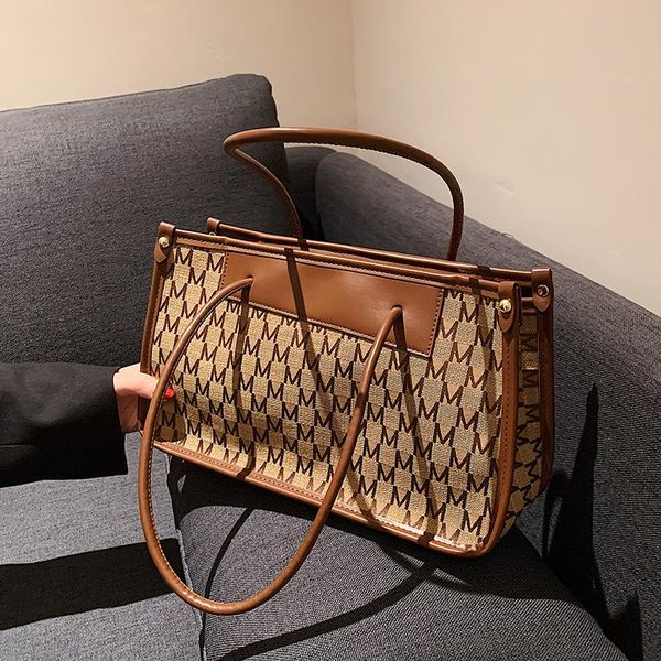 evening bags 2021 spring and autumn  hight capacity letter pu leather crossbody for women lady shoulder purses handbags
evening bags 2021 spring and autumn  hight capacity letter pu leather crossbody for women lady shoulder purses handbags
