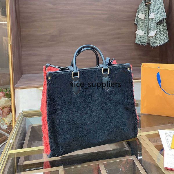 designer luxury bag new winter style pillow bag handbag purse l letter wool high-capacity patchwork color hardware women women's leathe
designer luxury bag new winter style pillow bag handbag purse l letter wool high-capacity patchwork color hardware women women's leathe