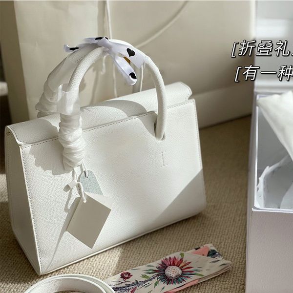 outlet factory letter single shoulder bag hongore twist lock briefcase design schoolgirl batch n1o3 c2p9 luxuryss designerss yw
outlet factory letter single shoulder bag hongore twist lock briefcase design schoolgirl batch n1o3 c2p9 luxuryss designerss yw