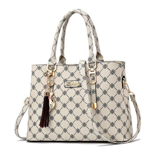 evening bags brand designer tassel shoulder for women 2021 summer beach bag female crossbody fashion tote printing luxury handbags
evening bags brand designer tassel shoulder for women 2021 summer beach bag female crossbody fashion tote printing luxury handbags