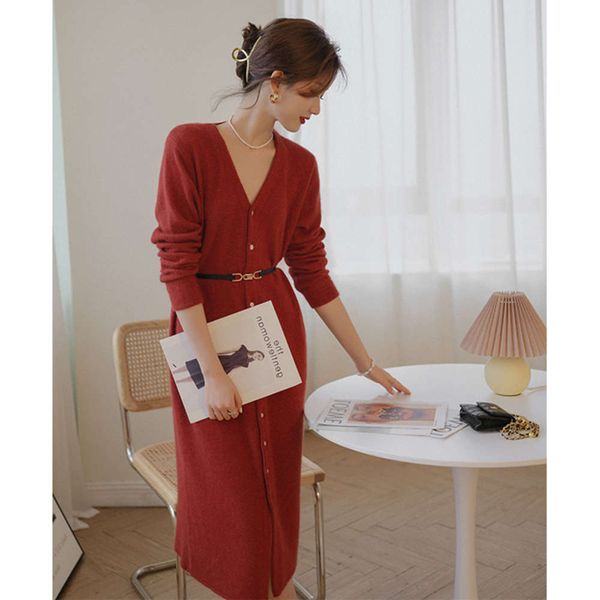 v-neck wool with bottom waist show thin temperament. celebrity light mature knitted for women, White;black
v-neck wool with bottom waist show thin temperament. celebrity light mature knitted for women, White;black