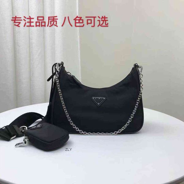 new hobo one shoulder underarm bag nylon cloth hand messenger chain three in one women's bag bagszly zly
new hobo one shoulder underarm bag nylon cloth hand messenger chain three in one women's bag bagszly zly
