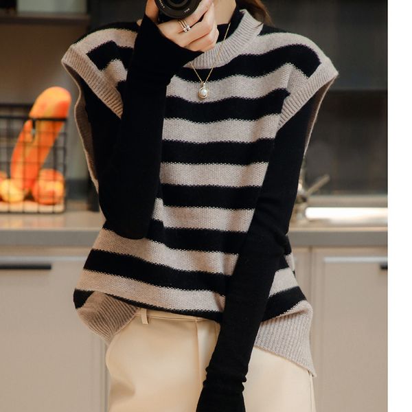 autumn and winter cashmere women's loose contrast stripe v-neck waistcoat pure wool knitted vt, Black;white
autumn and winter cashmere women's loose contrast stripe v-neck waistcoat pure wool knitted vt, Black;white