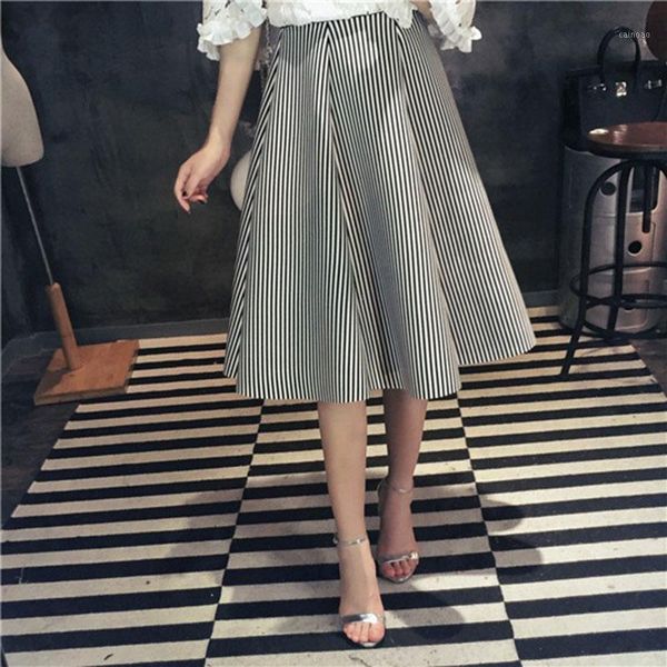 skirts 20020 autumn and winter black a white vvertical striped skirt petti mid-length space cotton retro
skirts 20020 autumn and winter black a white vvertical striped skirt petti mid-length space cotton retro