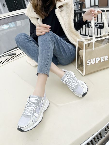 2021 fashion men shoe designer women leather lace up platform oversized sole sneakers white black mens womens luxury velvet suede casual sho
2021 fashion men shoe designer women leather lace up platform oversized sole sneakers white black mens womens luxury velvet suede casual sho