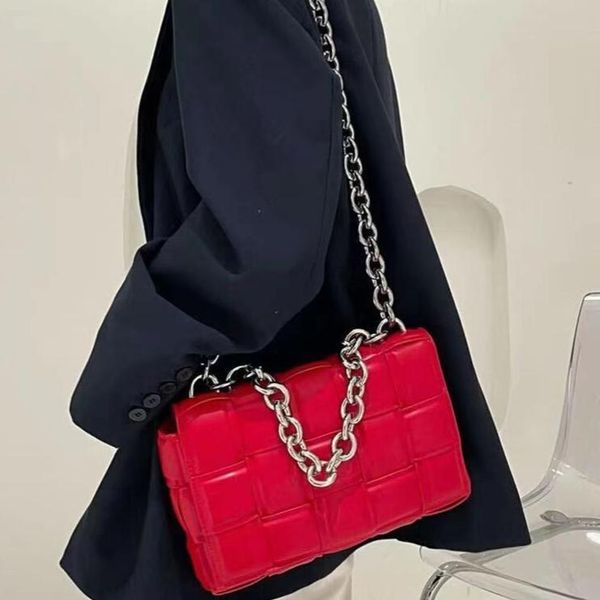 thick metal chain weave 2021 quality leather women messenger bags brand handbags for female shoulder designer cross body
thick metal chain weave 2021 quality leather women messenger bags brand handbags for female shoulder designer cross body