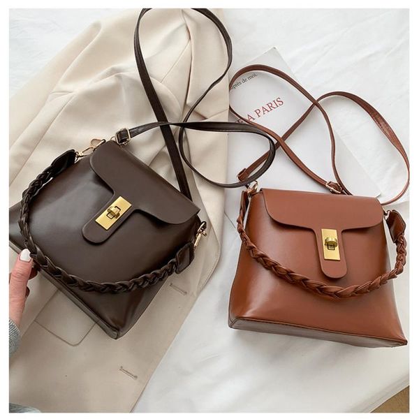 fashion small bag pu texture messenger retro one-shoulder portable bucket women casual crossbody designer shoulder bags
fashion small bag pu texture messenger retro one-shoulder portable bucket women casual crossbody designer shoulder bags