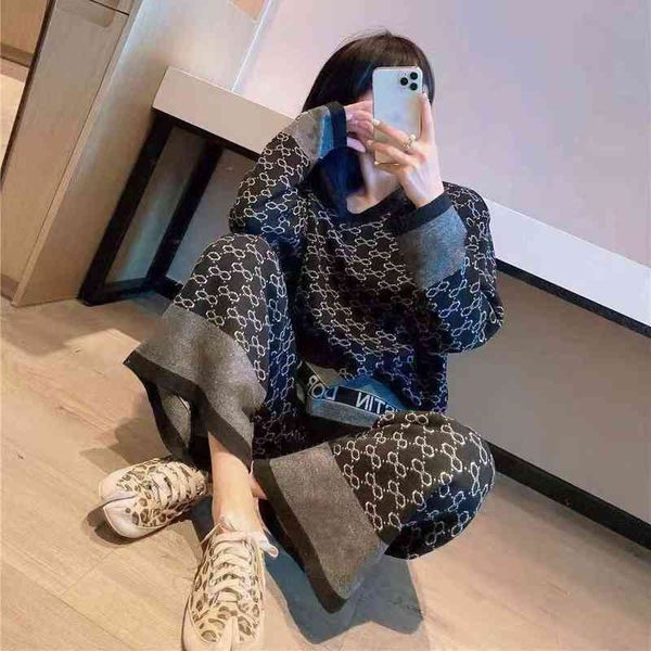 2022 factory wholesale new model net red temperament full print v-neck knitted sweater female spring and autumn horn wide leg pants fashion, White
2022 factory wholesale new model net red temperament full print v-neck knitted sweater female spring and autumn horn wide leg pants fashion, White