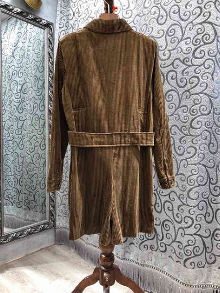 capris 2021 winter fashion jumpsuits & rompers women turn-down collar zipper pocket patchwork long sleeve vintage jumpsuit, Black;gray
capris 2021 winter fashion jumpsuits & rompers women turn-down collar zipper pocket patchwork long sleeve vintage jumpsuit, Black;gray