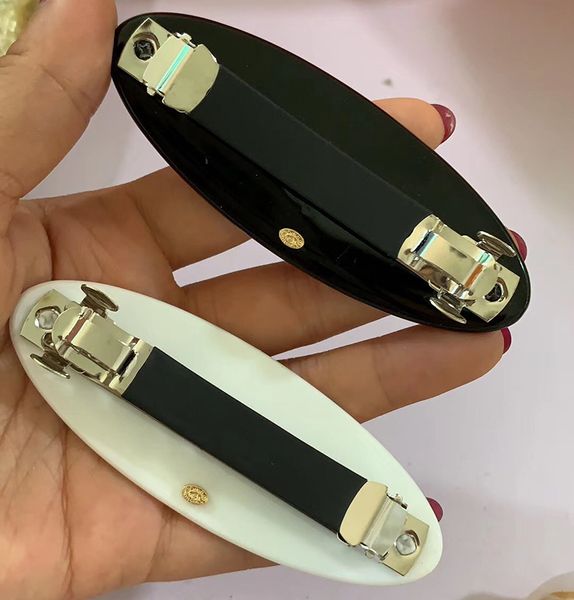 black and white acrylic oval mesh hairpin c hair clip back with stamp for ladies collection luxury items hair ornament vip gift, Golden;silver
black and white acrylic oval mesh hairpin c hair clip back with stamp for ladies collection luxury items hair ornament vip gift, Golden;silver
