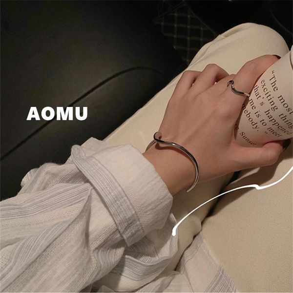 wedding rings aomu 2021 korea vintage simple geometric irregular metal smooth twisted opening ring adjustable for women daily jewelry gift, Slivery;golden
wedding rings aomu 2021 korea vintage simple geometric irregular metal smooth twisted opening ring adjustable for women daily jewelry gift, Slivery;golden