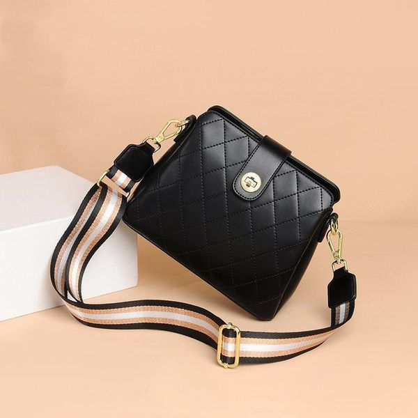 evening bags 2021 fashion all-match high-quality casual simple shoulder diagonal small square bag purses and handbags luxury designer sac
evening bags 2021 fashion all-match high-quality casual simple shoulder diagonal small square bag purses and handbags luxury designer sac