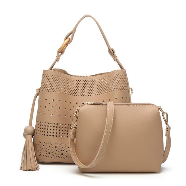 brand leather tassel handbag women designer hollow out shoulder bags ladies purses composite bucket crossbody bag bolsas cross body
brand leather tassel handbag women designer hollow out shoulder bags ladies purses composite bucket crossbody bag bolsas cross body