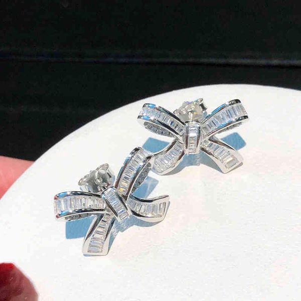 women's classic fashion full zircon bow earrings s925 sterling silver original luxury brand high-quality jewelry gift, Golden
women's classic fashion full zircon bow earrings s925 sterling silver original luxury brand high-quality jewelry gift, Golden