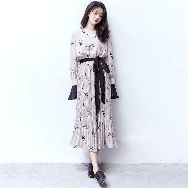spring arrival pleated chiffon dress women belt decorated crane print es flare sleeve vintage 210527, Black;gray
spring arrival pleated chiffon dress women belt decorated crane print es flare sleeve vintage 210527, Black;gray