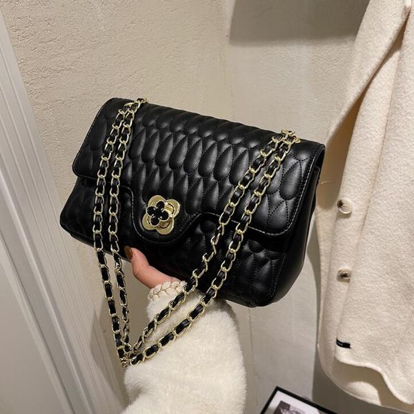 wholesale women leathers shoulder bags elegant joker black sewing stripe handbag clamshell large capacity leather backpack simple gold buckl
wholesale women leathers shoulder bags elegant joker black sewing stripe handbag clamshell large capacity leather backpack simple gold buckl