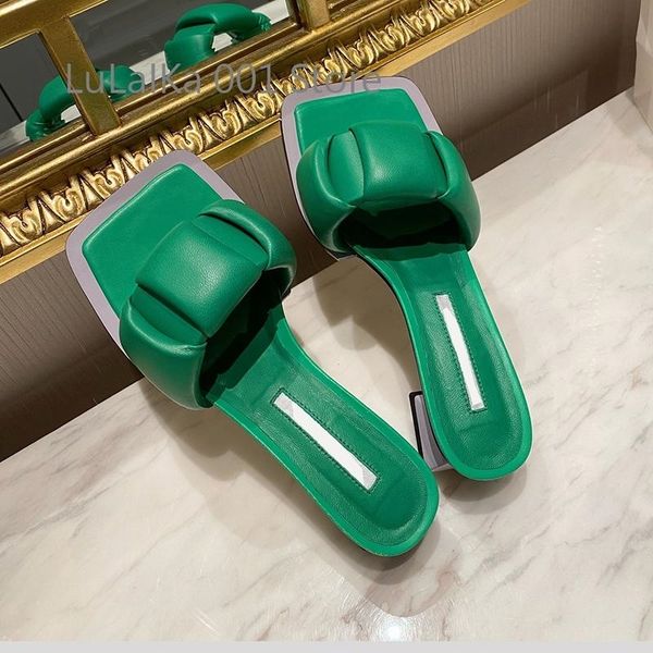 trending 2021 summer korean version thick-heeled cloud slippers women new splicing square head trapezoid, Black
trending 2021 summer korean version thick-heeled cloud slippers women new splicing square head trapezoid, Black