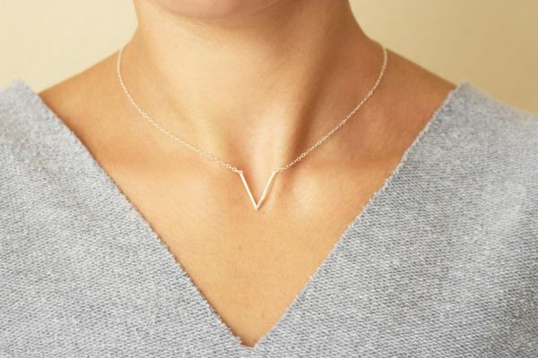 pendant necklaces 2021 trendy accessories v shape necklace for women girls fashion jewelry, Silver
pendant necklaces 2021 trendy accessories v shape necklace for women girls fashion jewelry, Silver