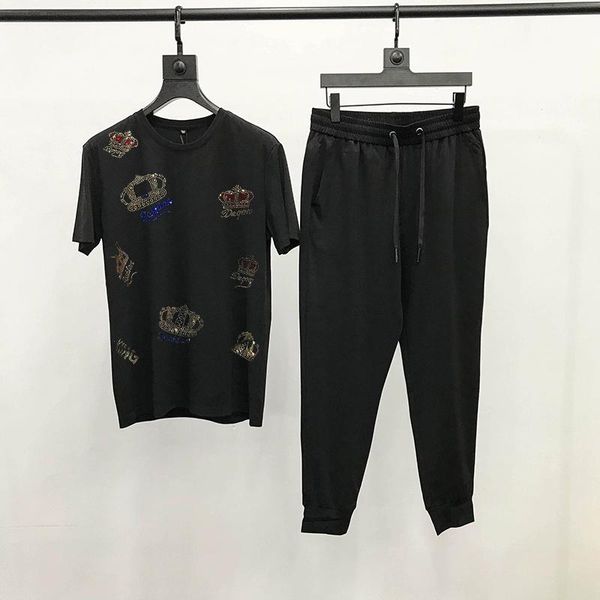 men's tracksuits 2021 crown fashion tracksuit breathable t-shirt + pants 2 brand o-neck short sleeve diamond sets, Gray
men's tracksuits 2021 crown fashion tracksuit breathable t-shirt + pants 2 brand o-neck short sleeve diamond sets, Gray