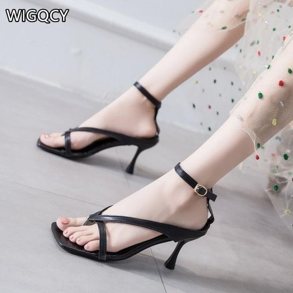 summer fashion and comfortable women's sandals one-line buckle casual mature high heels large size 35-43, Black
summer fashion and comfortable women's sandals one-line buckle casual mature high heels large size 35-43, Black