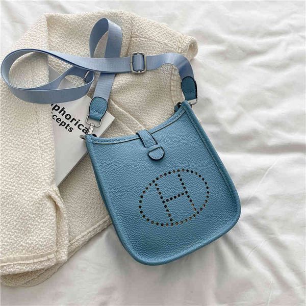 2022 latest luggage factory wholesale leisure small square one shoulder messenger pu letter women's bags
2022 latest luggage factory wholesale leisure small square one shoulder messenger pu letter women's bags