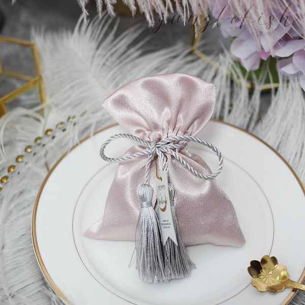 gift wrap high-grade silk satin hand bag jewelry christmas box baby shower wedding party supplies chocolate candy
gift wrap high-grade silk satin hand bag jewelry christmas box baby shower wedding party supplies chocolate candy