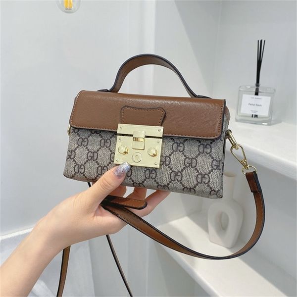 outlet sale 80% off fashion women's spring and summer new printed small square retro lock flap one shoulder slant cross portable bag fa
outlet sale 80% off fashion women's spring and summer new printed small square retro lock flap one shoulder slant cross portable bag fa