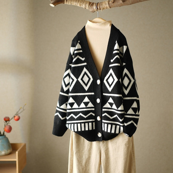 designer luxury brand fashion and western style new color matching cardigan knitted sweater women long-sleeved loose temperament, White;black
designer luxury brand fashion and western style new color matching cardigan knitted sweater women long-sleeved loose temperament, White;black