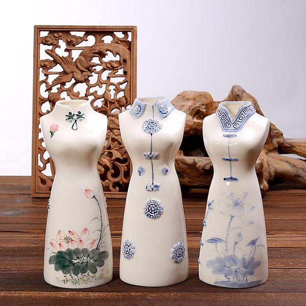 vases chinese style hand-painted cheongsam tang suit high white porcelain vase home living room / desk decoration ornaments
vases chinese style hand-painted cheongsam tang suit high white porcelain vase home living room / desk decoration ornaments
