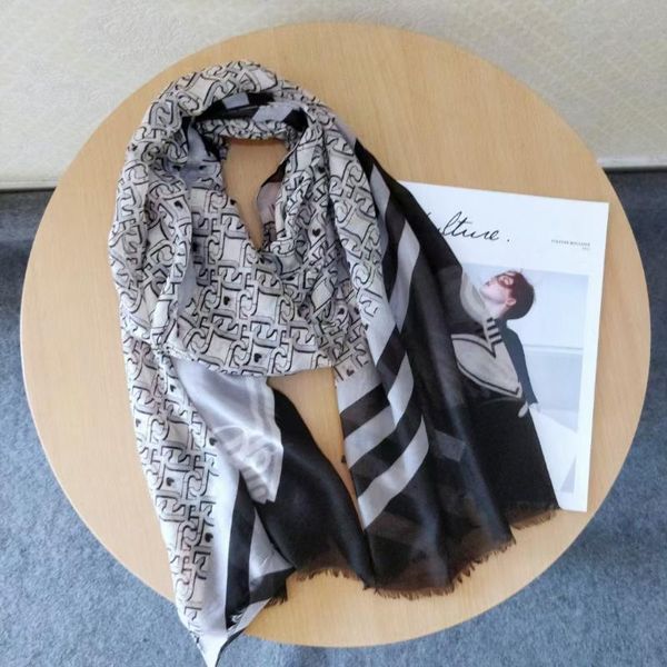 scarves italian foreign trade fashion autumn and winter women's thickened scarf shawl printed letter neckband warm trend, Blue;gray
scarves italian foreign trade fashion autumn and winter women's thickened scarf shawl printed letter neckband warm trend, Blue;gray