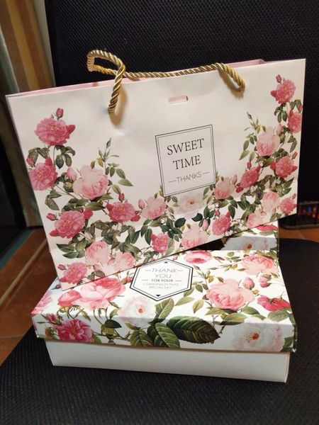 gift wrap 19.5*7.8*6cm pink flower design chocolate paper box cookie candy macarons packing storage boxes 100pcs/lot
gift wrap 19.5*7.8*6cm pink flower design chocolate paper box cookie candy macarons packing storage boxes 100pcs/lot