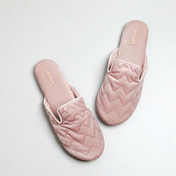 slippers nice simple vogue indoor women sewing silent home slipper ladies slides rubber flat bottom non-slip house shoes, Black
slippers nice simple vogue indoor women sewing silent home slipper ladies slides rubber flat bottom non-slip house shoes, Black