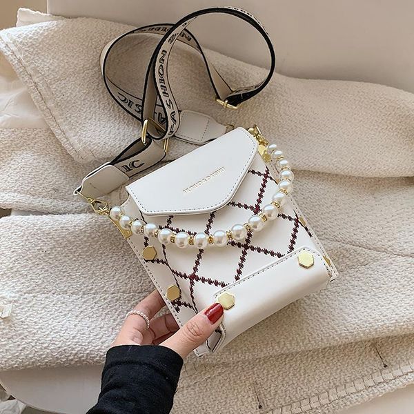 evening bags mini embroidery lingge pu leather crossbody shoulder bag with short beading belt for women 2021 simple handbags and purses sac
evening bags mini embroidery lingge pu leather crossbody shoulder bag with short beading belt for women 2021 simple handbags and purses sac