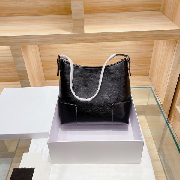 designer shoulder tote bag luxury underarm bags high-quality genuine leather classic handbag high-capacity fashion brand luxurious bag
designer shoulder tote bag luxury underarm bags high-quality genuine leather classic handbag high-capacity fashion brand luxurious bag