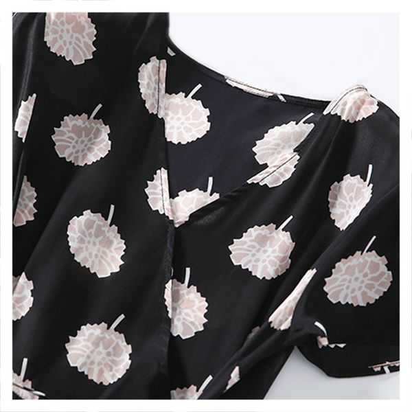dress printed women's silk french niche waist show thin short-sleeved a skirt summer 2021 style, Black;gray
dress printed women's silk french niche waist show thin short-sleeved a skirt summer 2021 style, Black;gray